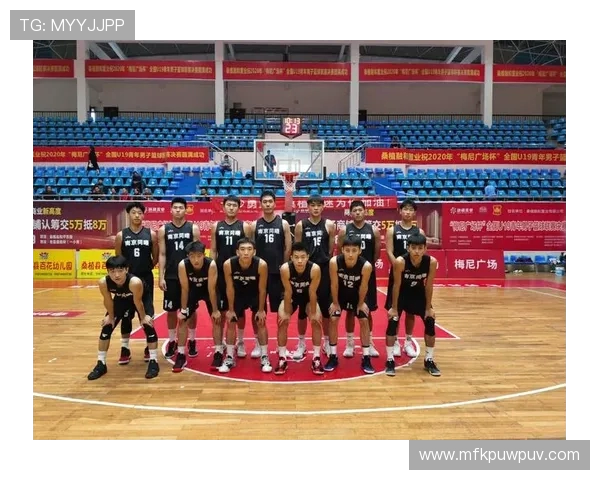 南京篮球队精英赛精彩配合分析展现团队默契与战术执行力