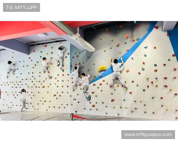 成都攀岩队创历史新高力量排名再攀巅峰展现实力与团结