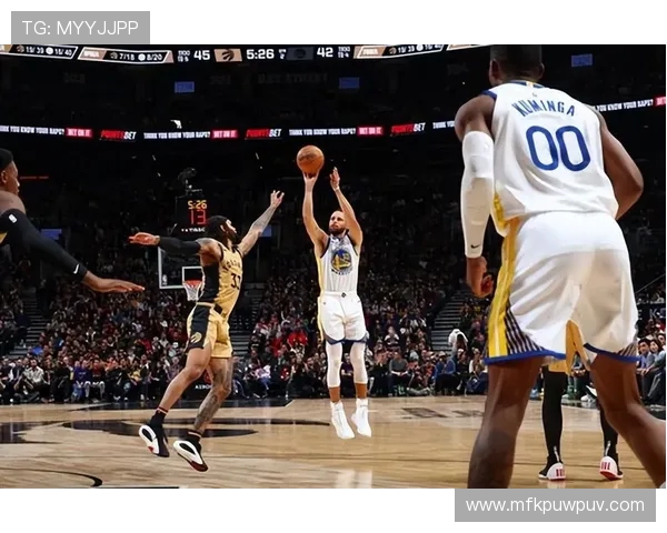 勇士与骑士巅峰对决精彩回放重温篮球经典瞬间与战术解析 勇士与骑士巅峰对决精彩回放重温篮球经典瞬间与战术解析