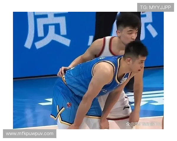 方硕的篮球之路：从青涩少年到CBA明星球员的成长历程与心路历程