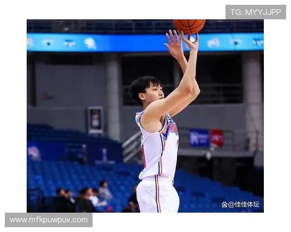 齐麟的崛起与挑战：探索年轻球员在职业篮球中的成长与未来发展