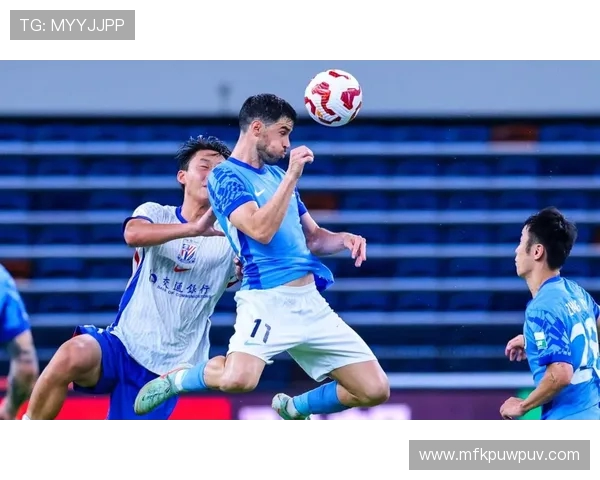 上海篮球队技术争议引发热议球迷与专家各执己见探讨战术与裁判判罚 上海篮球队技术争议引发热议球迷与专家各执己见探讨战术与裁判判罚